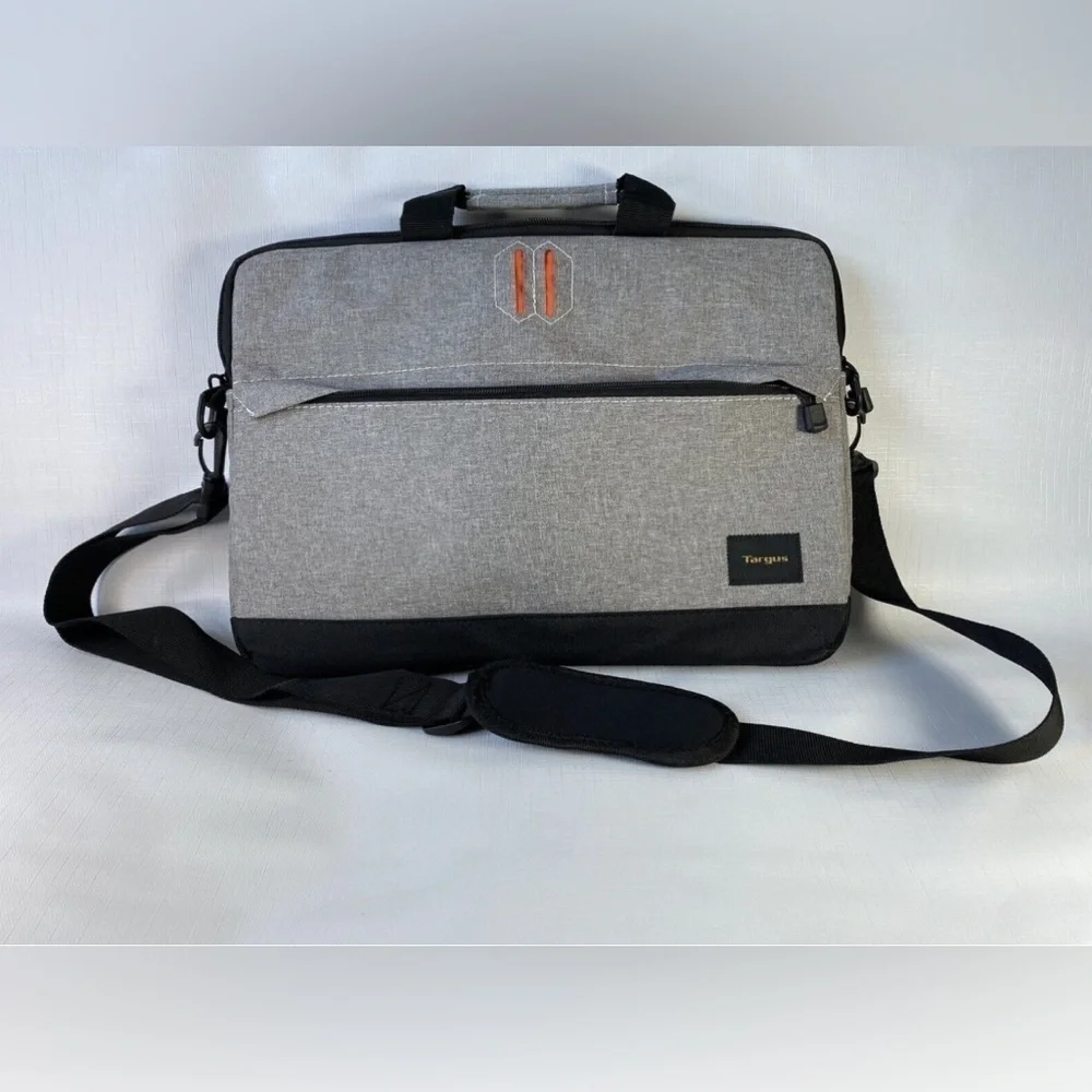 TARGUS 15.6 SLIP COMPUTER CASE PEWTER